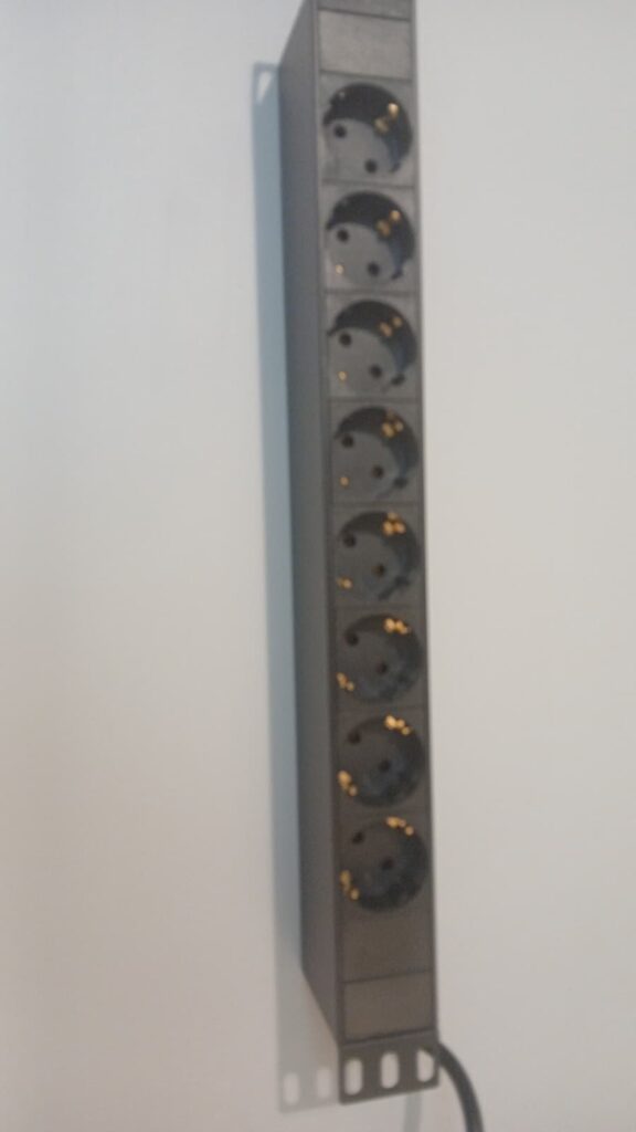 Designated Power Distribution Unit for Cabinet International Config